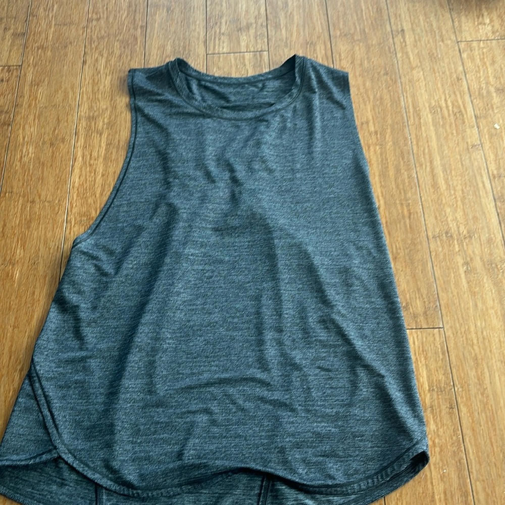 This is a grey lululemon tank top size small.